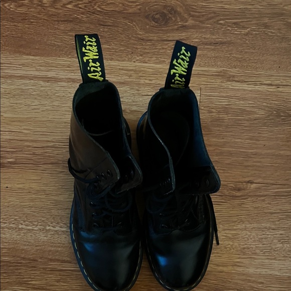 Dr. Martens Shiny Black Lace-Up Boots - Picture 3 of 7